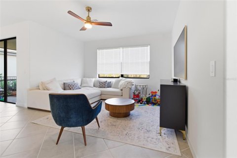 Villa ou maison à vendre à Bradenton, Floride: 5 chambres, 302.58 m2 № 2138623 - photo 8