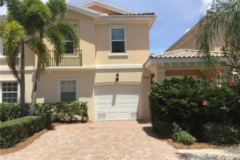 Adosado en alquiler en Sarasota, Florida, 3 dormitorios, 155.33 m2 № 1911141 - foto 1