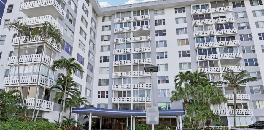 Condo à Hollywood, Floride, 2 chambres № 2243928