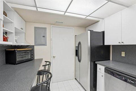Copropriété à vendre à Hollywood, Floride: 2 chambres, 105.17 m2 № 2243928 - photo 9