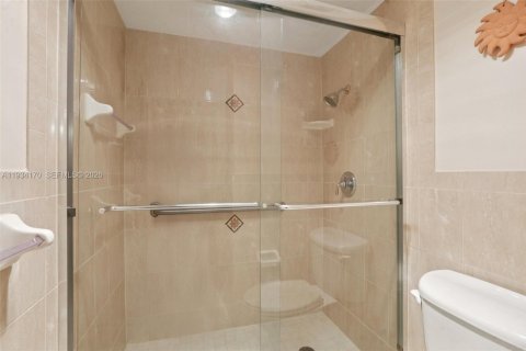Copropriété à vendre à Hollywood, Floride: 2 chambres, 105.17 m2 № 2243928 - photo 13