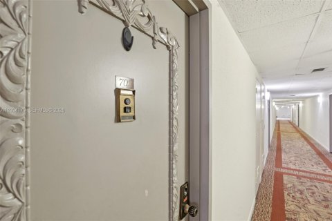 Copropriété à vendre à Hollywood, Floride: 2 chambres, 105.17 m2 № 2243928 - photo 27