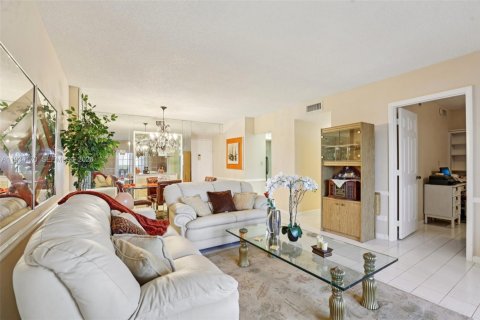 Copropriété à vendre à Hollywood, Floride: 2 chambres, 105.17 m2 № 2243928 - photo 3