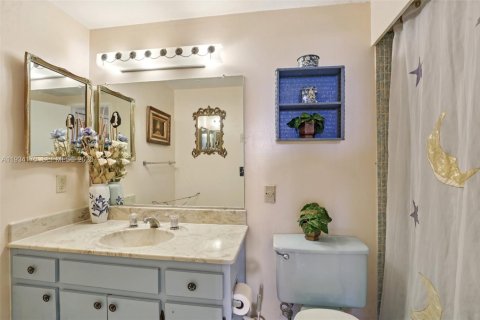 Copropriété à vendre à Hollywood, Floride: 2 chambres, 105.17 m2 № 2243928 - photo 19