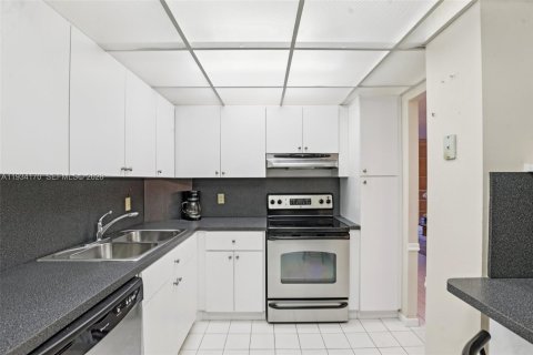 Copropriété à vendre à Hollywood, Floride: 2 chambres, 105.17 m2 № 2243928 - photo 8