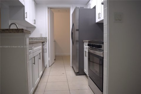 Condo in Tamarac, Florida, 2 bedrooms  № 1727081 - photo 7