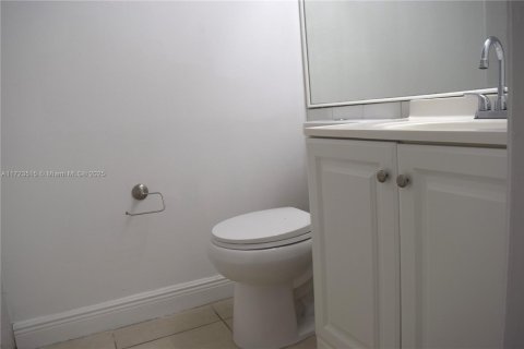 Condo in Tamarac, Florida, 2 bedrooms  № 1727081 - photo 21