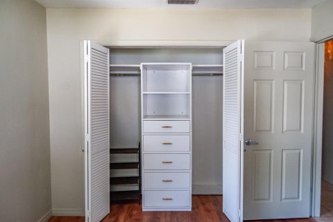 Villa ou maison à louer à Fort Lauderdale, Floride: 3 chambres, 106.84 m2 № 2300593 - photo 17