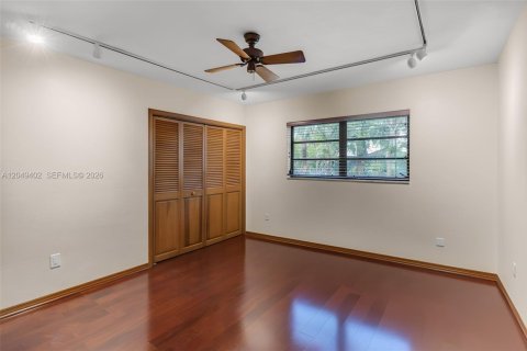 House in Homestead, Florida 4 bedrooms, 193.42 sq.m. № 2263449 - photo 24
