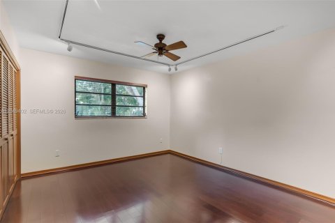 House in Homestead, Florida 4 bedrooms, 193.42 sq.m. № 2263449 - photo 22