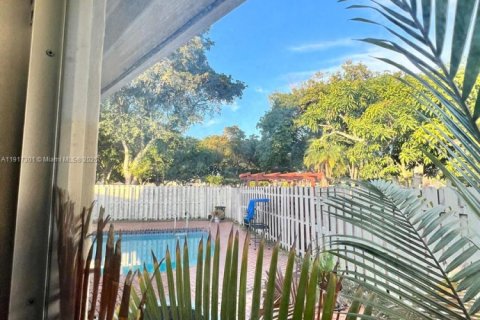 Casa en venta en Miami, Florida, 5 dormitorios, 201.04 m2 № 1972041 - foto 18