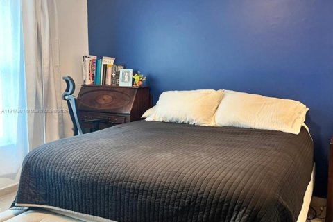 Casa en venta en Miami, Florida, 5 dormitorios, 201.04 m2 № 1972041 - foto 14