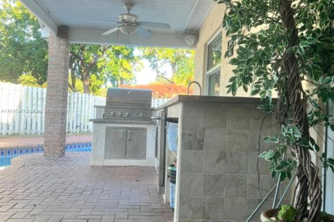 Casa en venta en Miami, Florida, 5 dormitorios, 201.04 m2 № 1972041 - foto 21