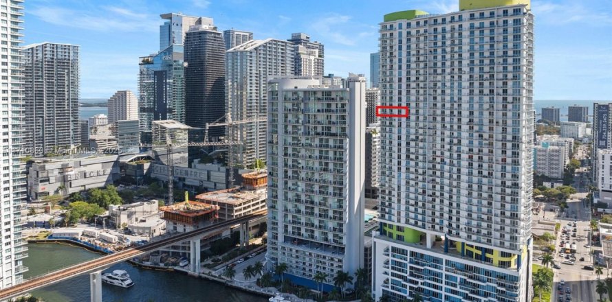 Condo à Miami, Floride, 3 chambres  № 1811508