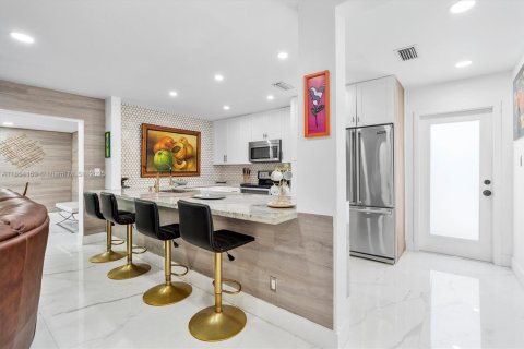 Купить виллу или дом в Окленд-Парк, Флорида 3 спальни, 197.88м2, № 1874961 - фото 9