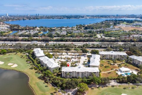 Condominio en venta en West Palm Beach, Florida, 2 dormitorios, 133.97 m2 № 2005444 - foto 6