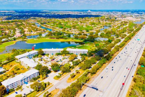 Condominio en venta en West Palm Beach, Florida, 2 dormitorios, 133.97 m2 № 2005444 - foto 3