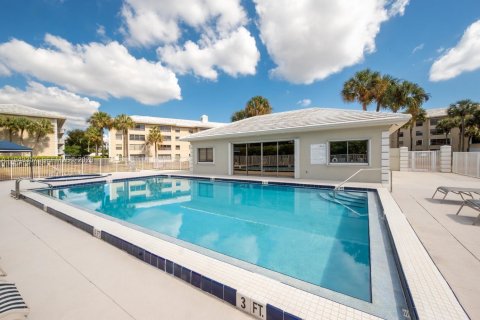 Condominio en venta en West Palm Beach, Florida, 2 dormitorios, 133.97 m2 № 2005444 - foto 7