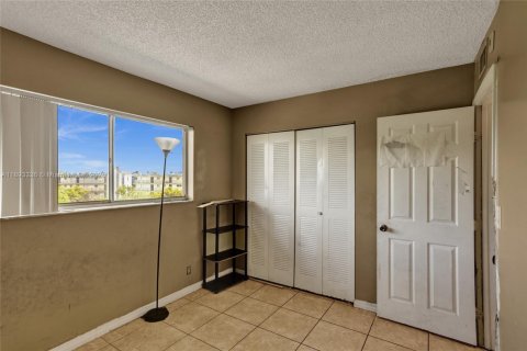 Appartement à louer à Miramar, Floride: 2 chambres, 77.29 m2 № 1945485 - photo 20