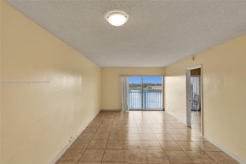 Appartement à louer à Miramar, Floride: 2 chambres, 77.29 m2 № 1945485 - photo 9