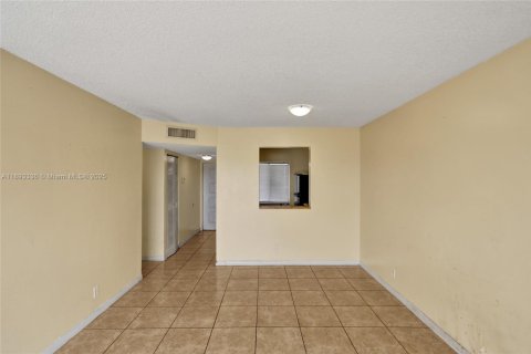Appartement à louer à Miramar, Floride: 2 chambres, 77.29 m2 № 1945485 - photo 13