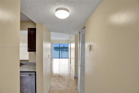 Appartement à louer à Miramar, Floride: 2 chambres, 77.29 m2 № 1945485 - photo 7