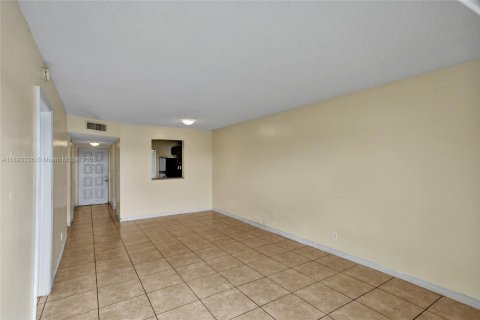 Appartement à louer à Miramar, Floride: 2 chambres, 77.29 m2 № 1945485 - photo 12