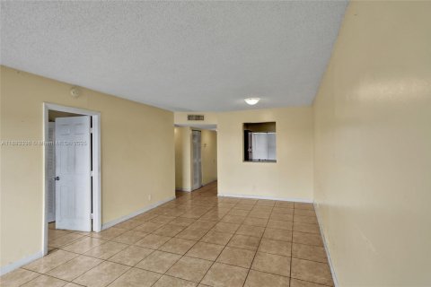 Appartement à louer à Miramar, Floride: 2 chambres, 77.29 m2 № 1945485 - photo 11