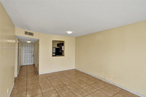 Appartement à louer à Miramar, Floride: 2 chambres, 77.29 m2 № 1945485 - photo 15