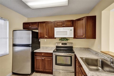 Appartement à louer à Miramar, Floride: 2 chambres, 77.29 m2 № 1945485 - photo 3