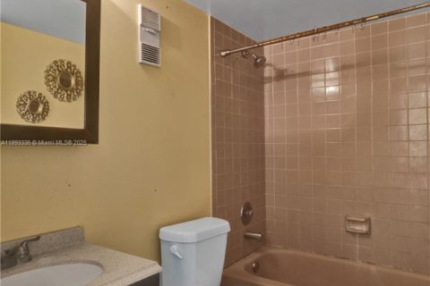 Appartement à louer à Miramar, Floride: 2 chambres, 77.29 m2 № 1945485 - photo 18