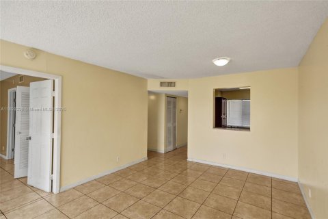 Appartement à louer à Miramar, Floride: 2 chambres, 77.29 m2 № 1945485 - photo 14