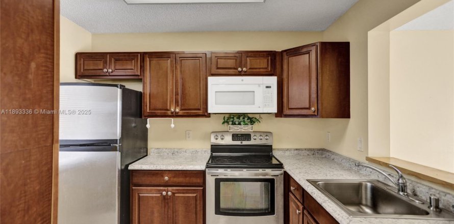 Appartement à Miramar, Floride 2 chambres, 77.29 m2 № 1945485