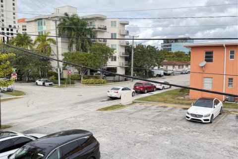 Condo in Miami, Florida, 1 bedroom  № 1998235 - photo 13