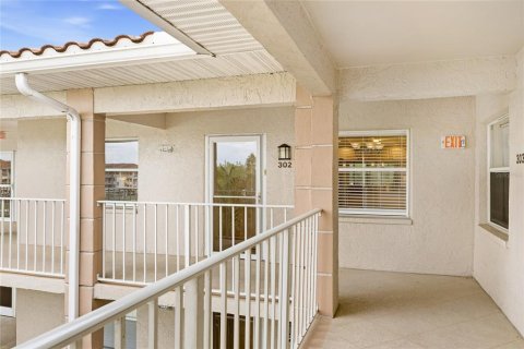 Condo in Bradenton, Florida, 2 bedrooms  № 2403574 - photo 6