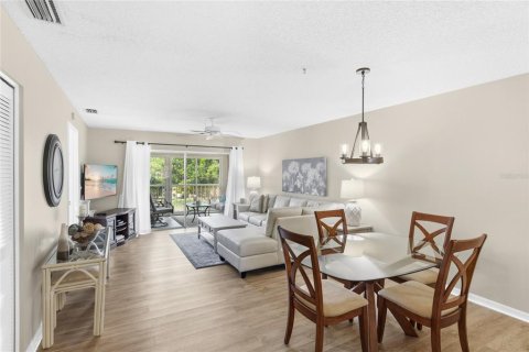 Condo in Bradenton, Florida, 2 bedrooms  № 2403574 - photo 8