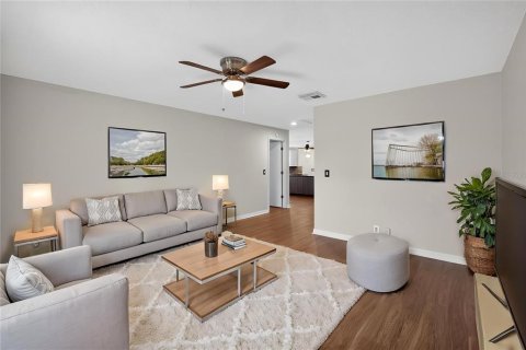 House in Palm Harbor, Florida 2 bedrooms, 106.65 sq.m. № 2204700 - photo 27