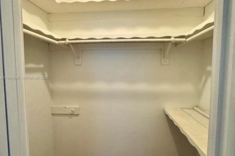 Купить кондоминиум в Бока-Ратон, Флорида 2 спальни, 89.19м2, № 2044804 - фото 7