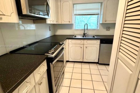 Купить кондоминиум в Бока-Ратон, Флорида 2 спальни, 89.19м2, № 2044804 - фото 9