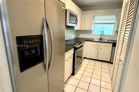 Купить кондоминиум в Бока-Ратон, Флорида 2 спальни, 89.19м2, № 2044804 - фото 8