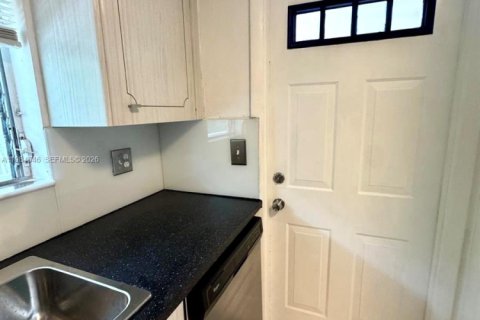 Купить кондоминиум в Бока-Ратон, Флорида 2 спальни, 89.19м2, № 2044804 - фото 11