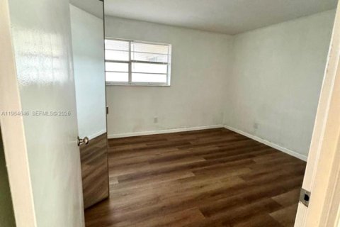 Купить кондоминиум в Бока-Ратон, Флорида 2 спальни, 89.19м2, № 2044804 - фото 12