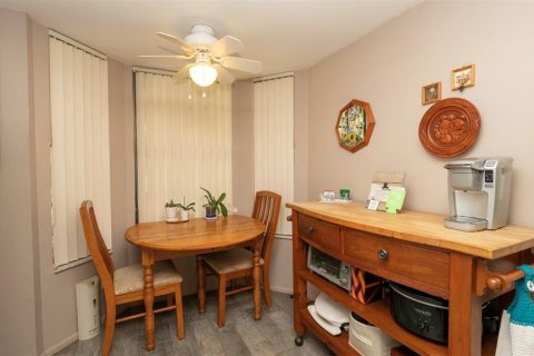 Casa en venta en Spring Hill, Florida, 2 dormitorios, 120.4 m2 № 1759747 - foto 8