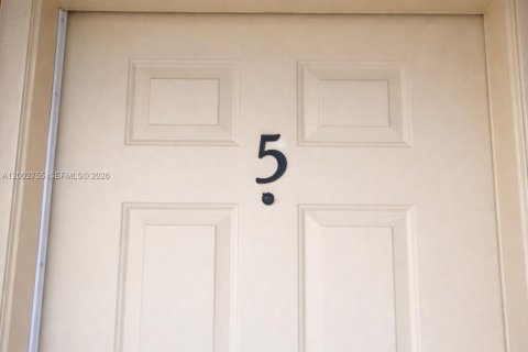 Apartment in Hialeah, Florida 1 bedroom, 63.17 sq.m. № 2067986 - photo 9