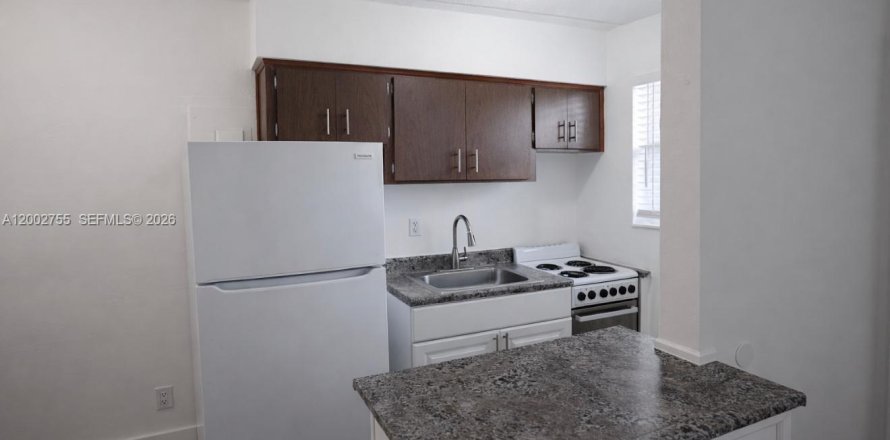 Apartment in Hialeah, Florida 1 bedroom, 63.17 sq.m. № 2067986