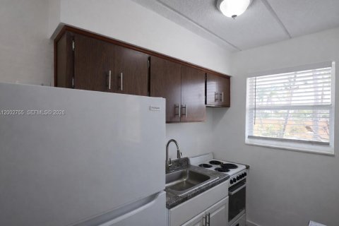 Apartment in Hialeah, Florida 1 bedroom, 63.17 sq.m. № 2067986 - photo 4