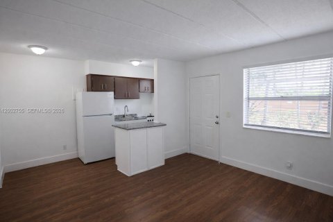 Apartment in Hialeah, Florida 1 bedroom, 63.17 sq.m. № 2067986 - photo 3