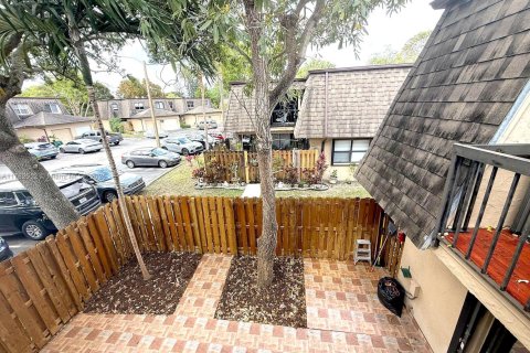 Townhouse in Miami, Florida 2 bedrooms, 120.96 sq.m. № 1633566 - photo 29