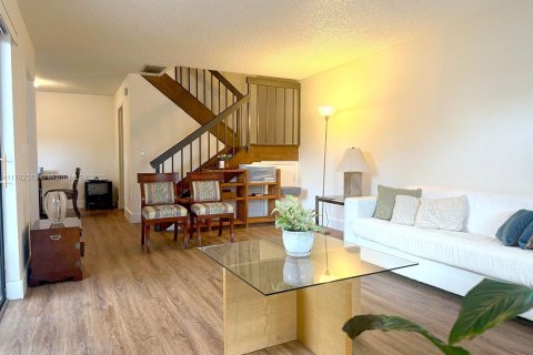 Townhouse in Miami, Florida 2 bedrooms, 120.96 sq.m. № 1633566 - photo 6
