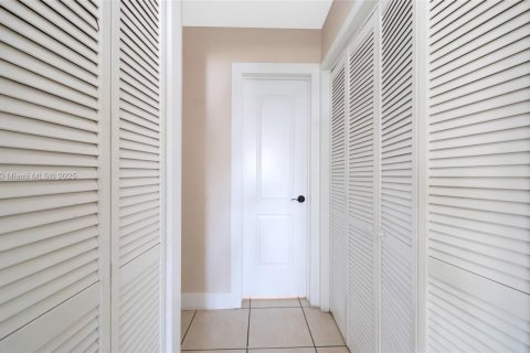 Appartement à louer à Miami, Floride: 1 chambre, 72 m2 № 1974843 - photo 12